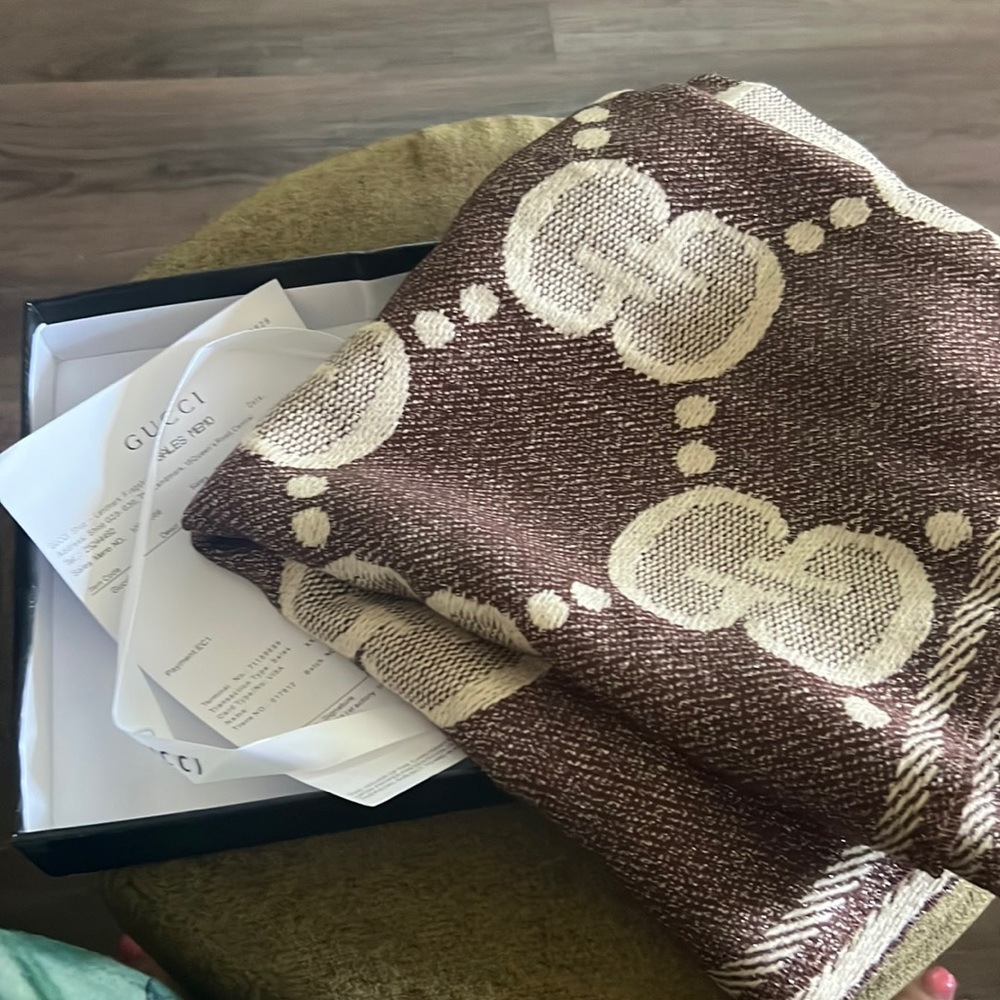 Gucci scarf